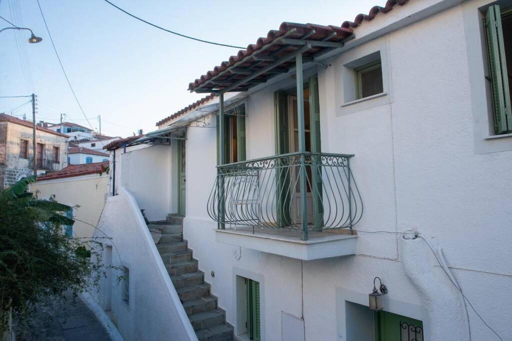 Nadia'S Place Poros Town Екстер'єр фото